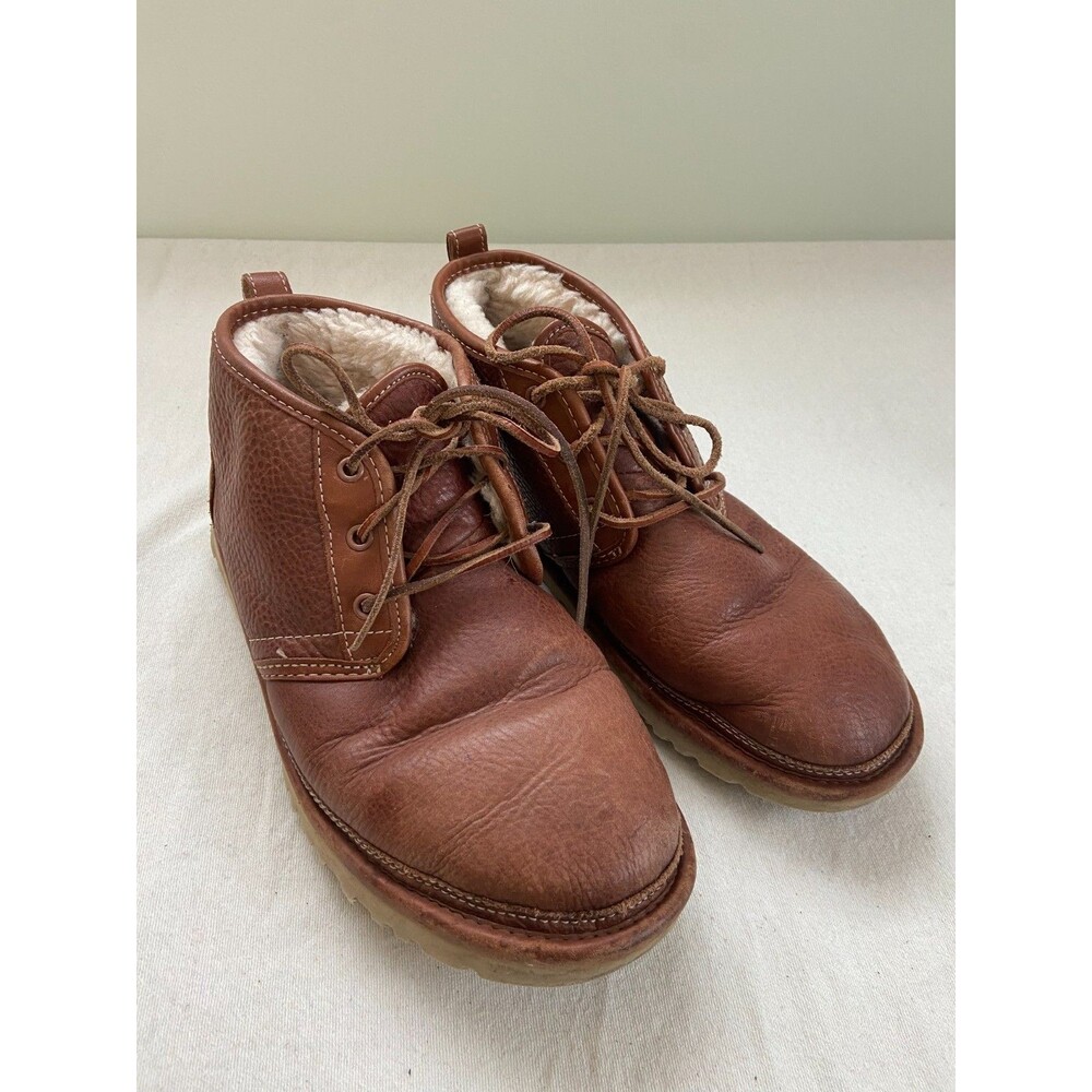UGGS Men's 9 Neumel Lace Up Sheepskin Boots Brown Leather Chukka S/N 1018666